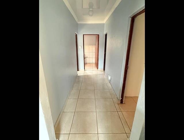 3 BEDROOM HOUSE FOR SALE IN NOMZAMO